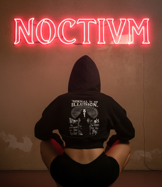 NOCTIVM “NOIR/01”
Cropped Hoodie